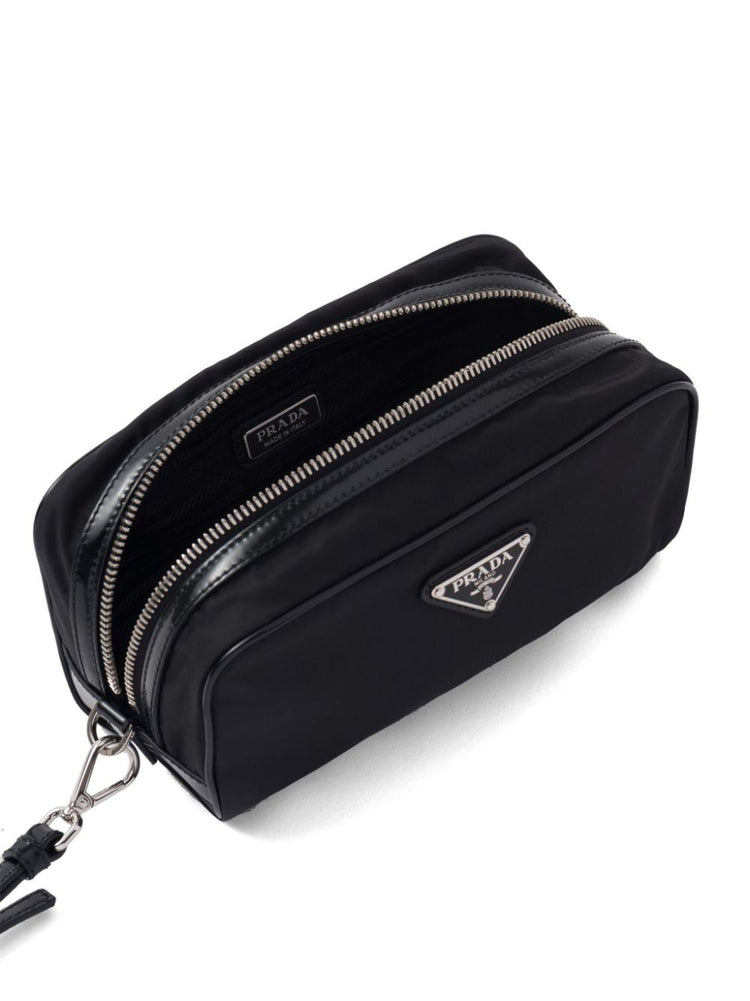 logo-plaque zipped wash bag