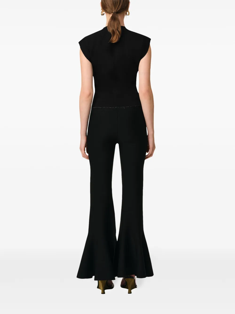 sleeveless top