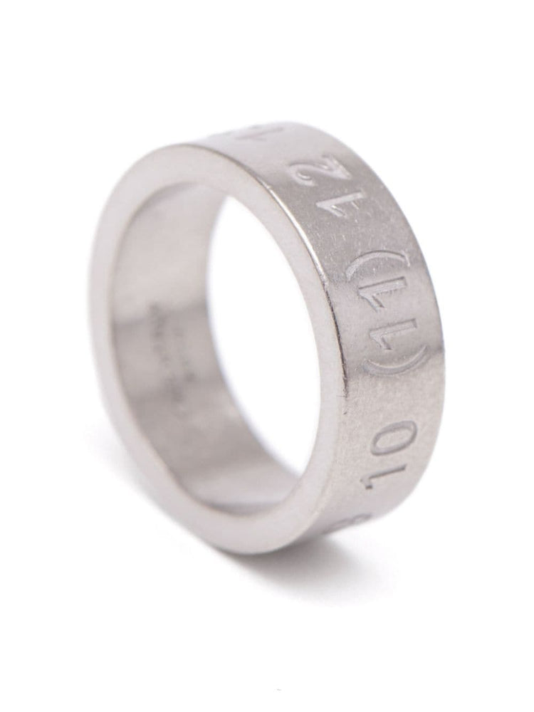 Numerical engraved ring