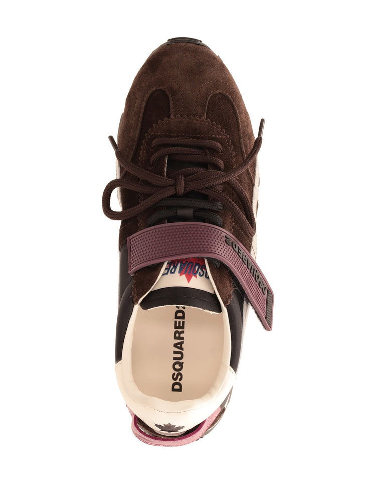 DC-642 Sneakers