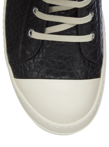 SNEAKS