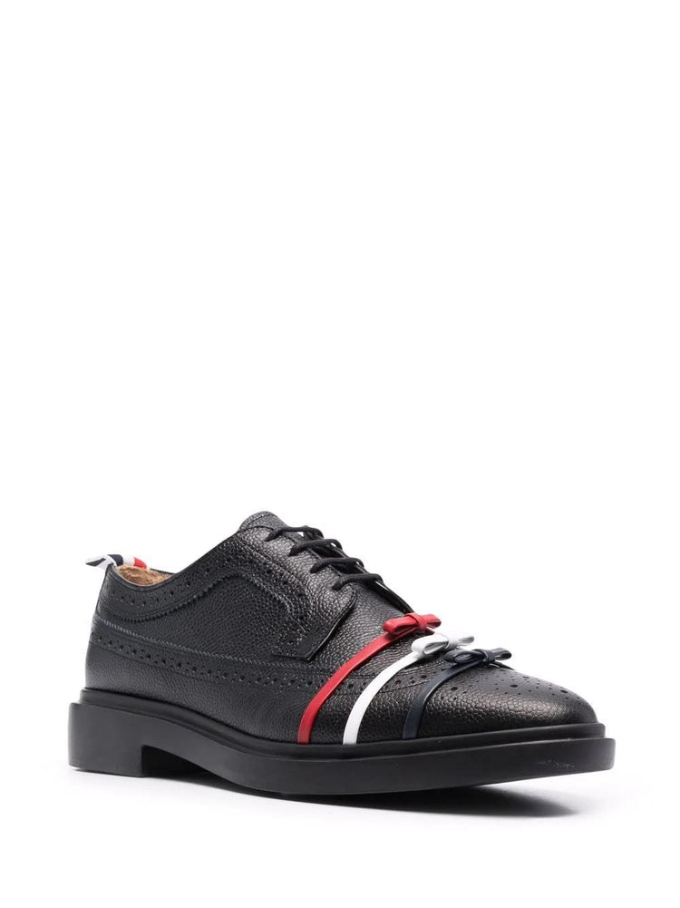 3-BOW LONGWING BROGUE ON LIGHTWEIGHT RUBBER SOLE IN PEBBLE GRAIN LEATHER