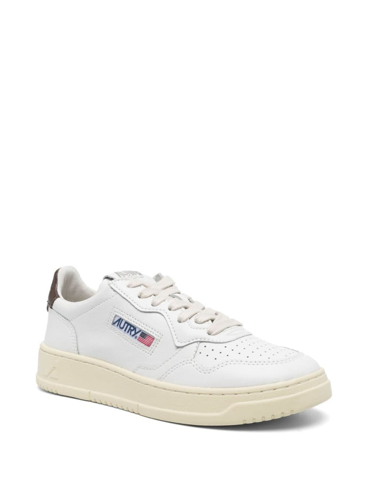 Medalist low-top sneakers