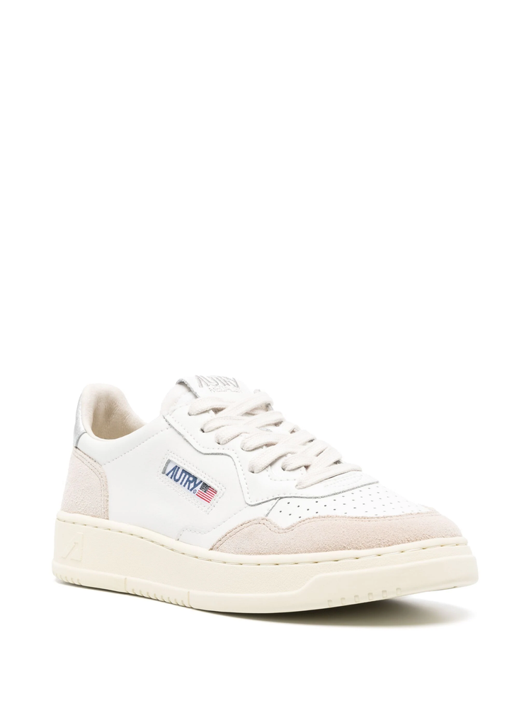 Medalist low-top sneakers