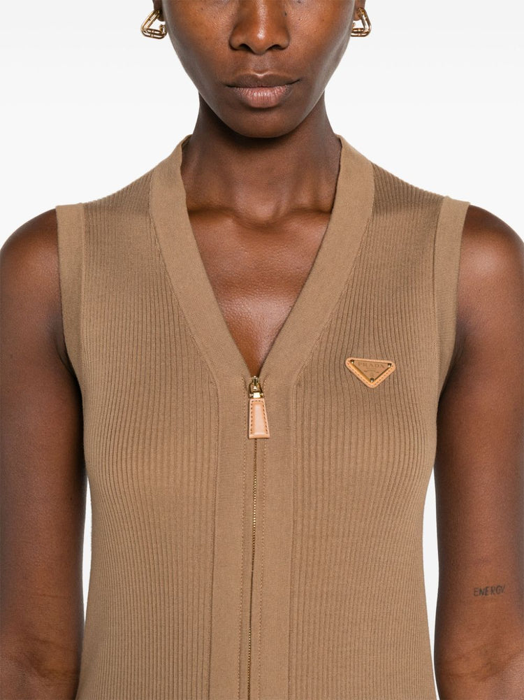 triangle-logo cotton vest
