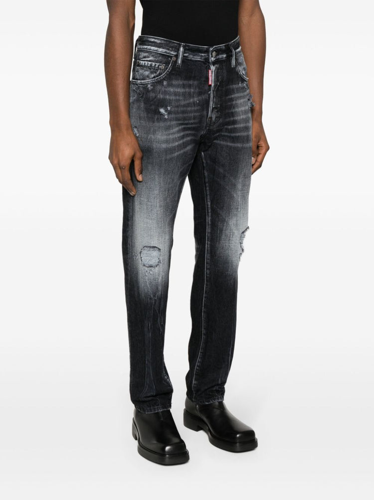 642 distressed slim-leg jeans