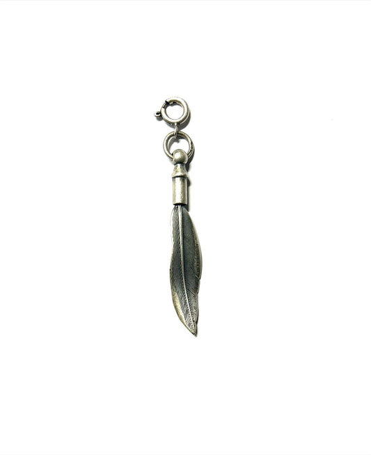 LAURI SMALL SILVER FEATHER CHARM