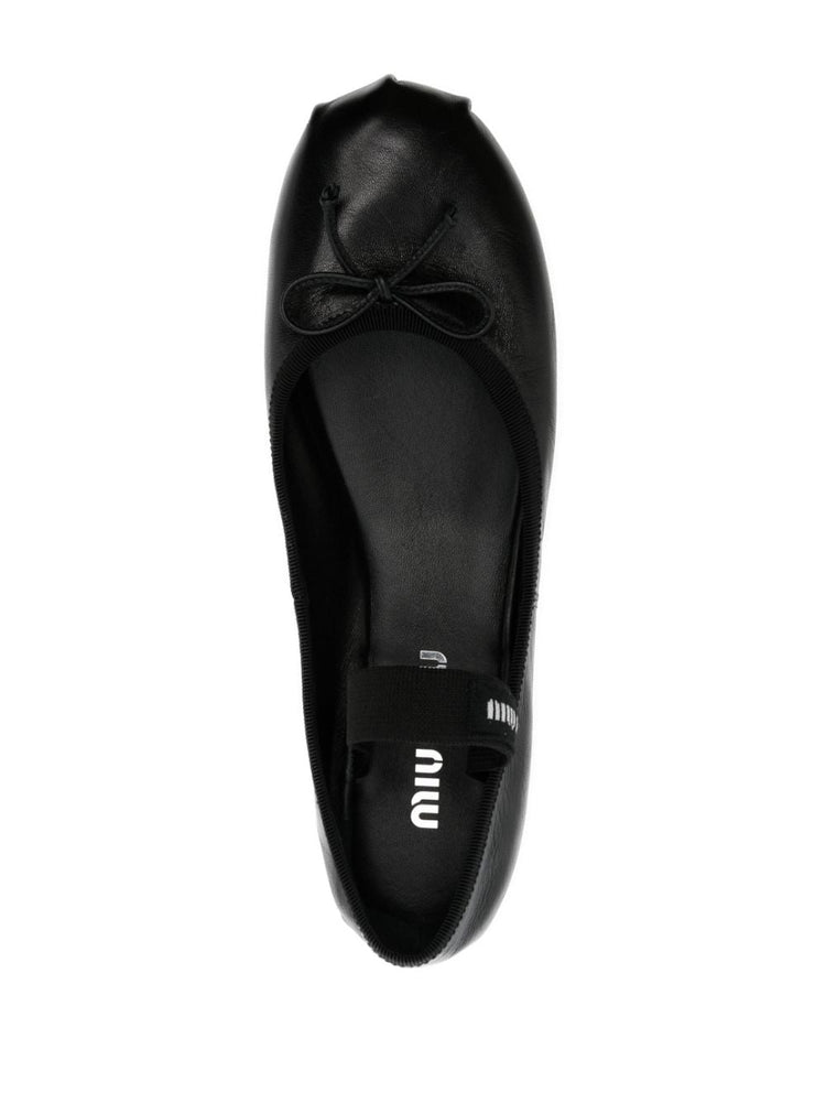 logo-print leather ballerina shoes